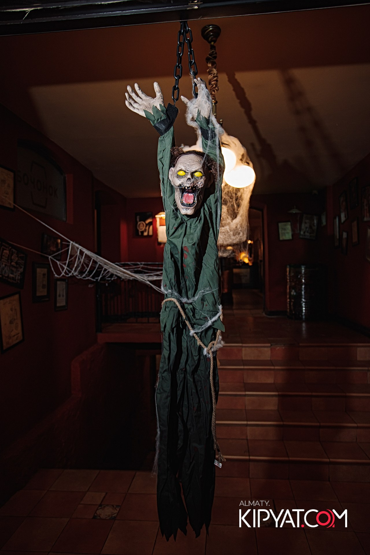 БОЧОНОК НА ЖАНДОСОВА. КИПЯТКОМ АЛМАТЫ!