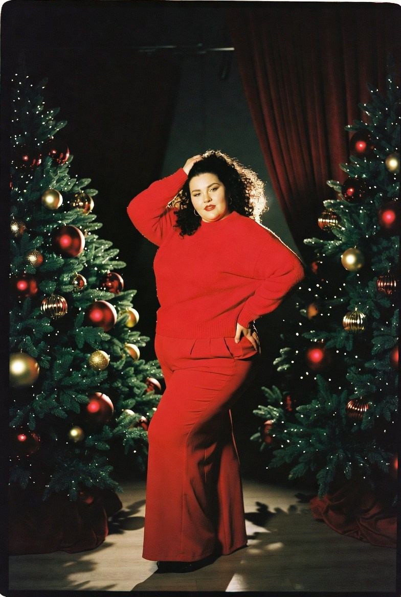 Плюс сайз в красном