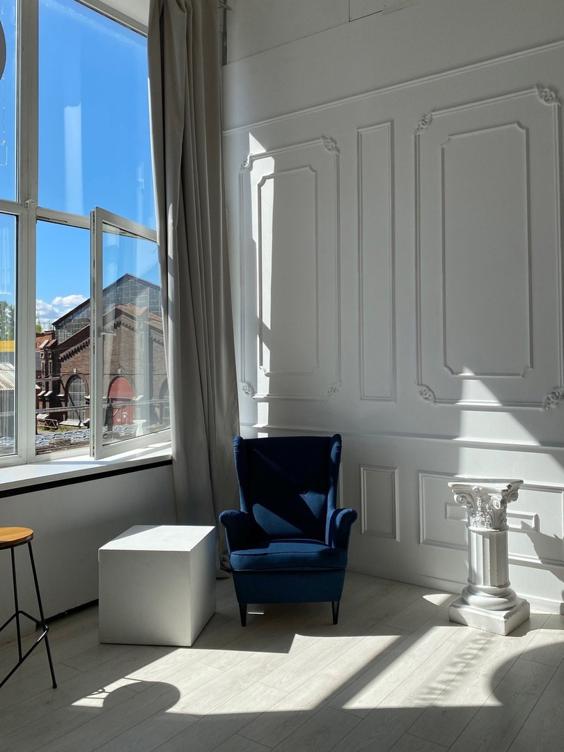 Зал White в фотостудии Точка. Профессиональная фотостудия в Санкт-Петербурге «Точка»