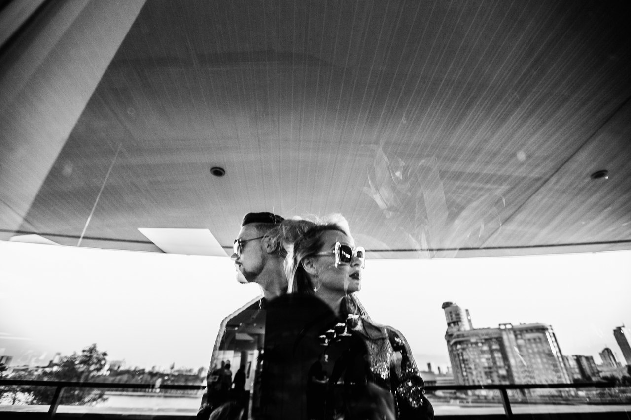 Необычная и стильная съемка лавстори. Фотограф Антон Матвеев. Свадебный фотограф в Москве | Антон Матвеев