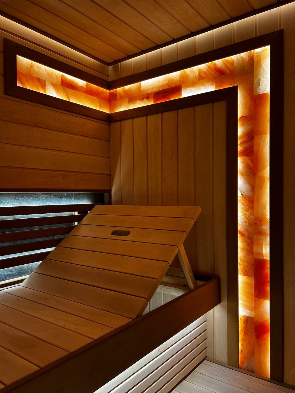 В Репино парке есть парная, в которой хочется задержаться дольше, чем позволяет время. Идеальная гармония света, текстур и форм. SaunaTopMasters