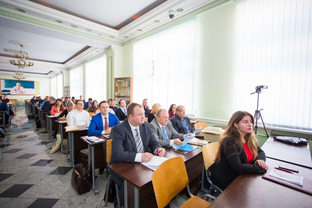 Репортажная съемка на официальных конференциях | Поймайте атмосферу и важные моменты