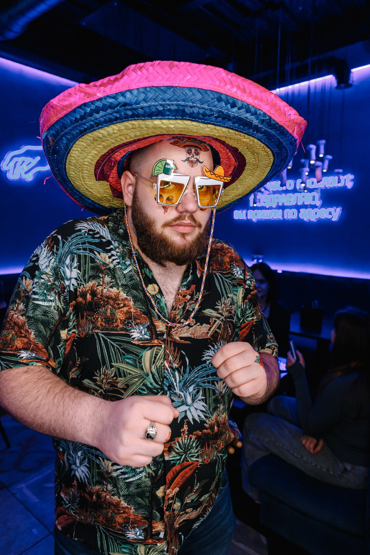 УЕ! БАР. Фотограф Владимир Молоканов