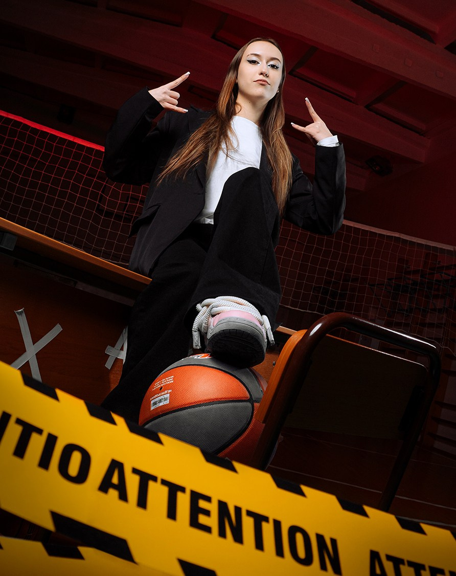 Профессиональная школьная фотография и создание выпускных альбомов в Хабаровске. Современные, яркие и запоминающиеся фотографии для школьников. Уникальный дизайн обложек выпускных книг, которые станут настоящей памятью о школьных годах. Закажите качественные фото и стильные альбомы для выпускников в Хабаровске. Нажмите заказать Выпускные Альбомы ( Дипломы ) в Хабаровске и мы свяжемся свами.