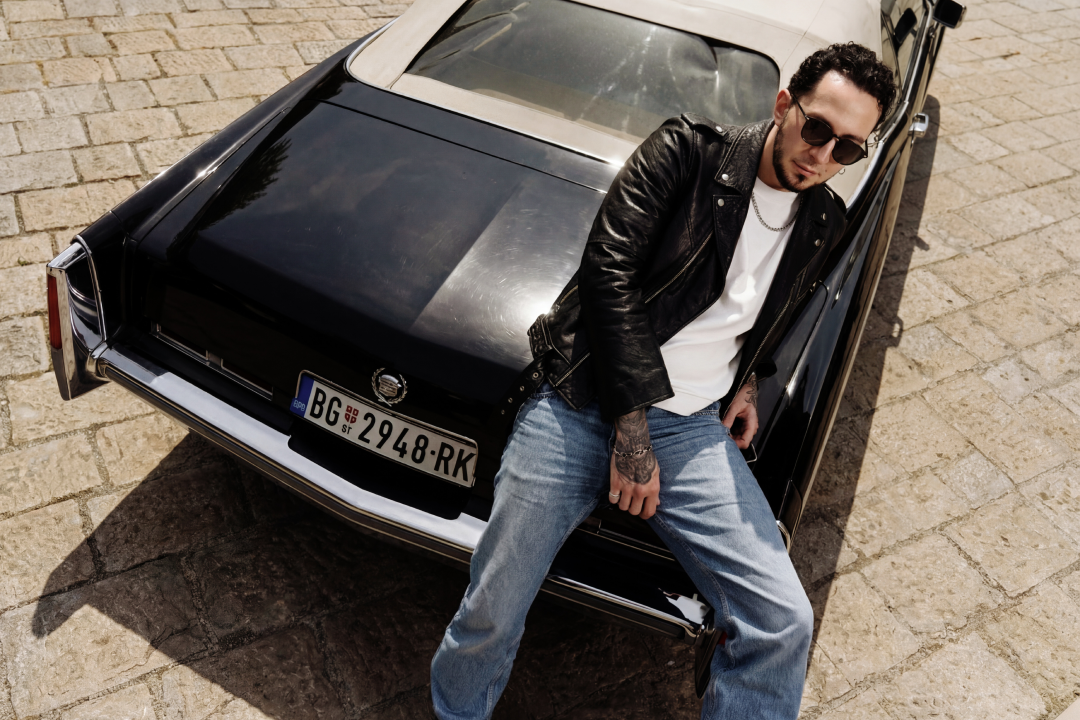 Роман Мануйлов. Антон Вельт, арт-директор, фотограф