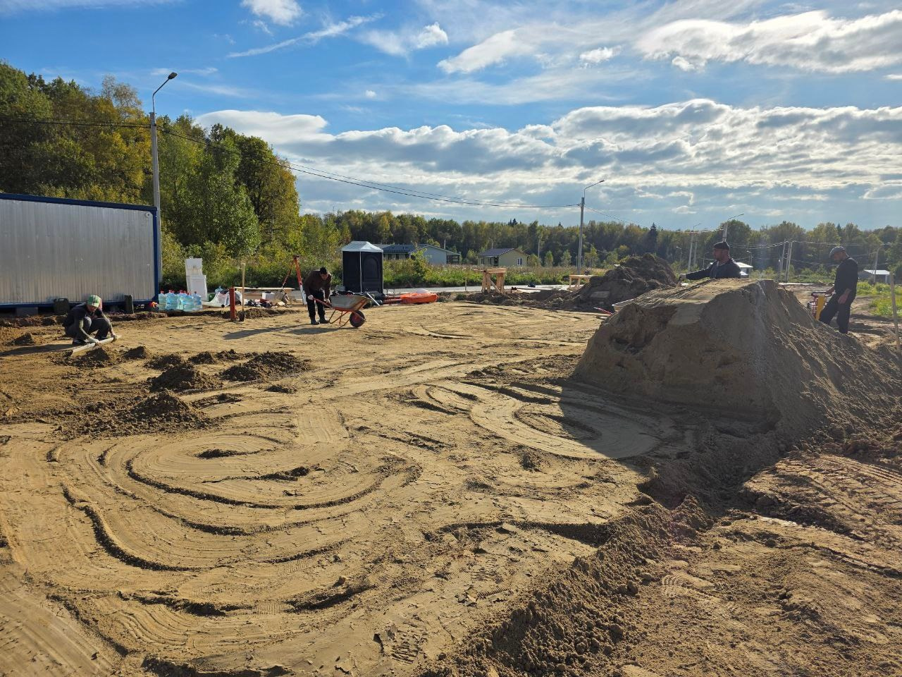 Послойная трамбовка песка 