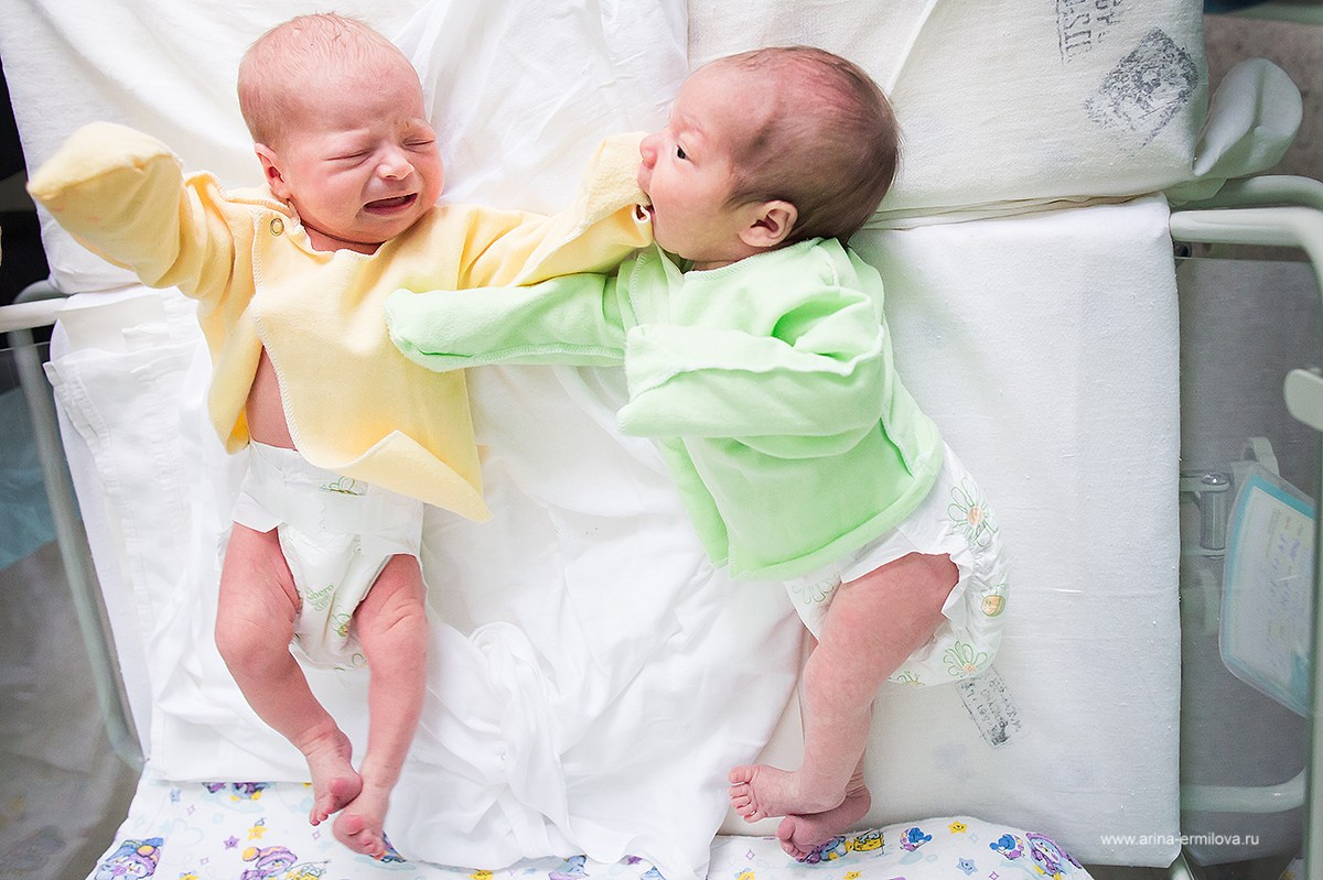 Выписка из роддома. Репортажный, семейный и детский фотограф в Пензе и Заречном Арина Ермилова. Картины барельеф на заказ