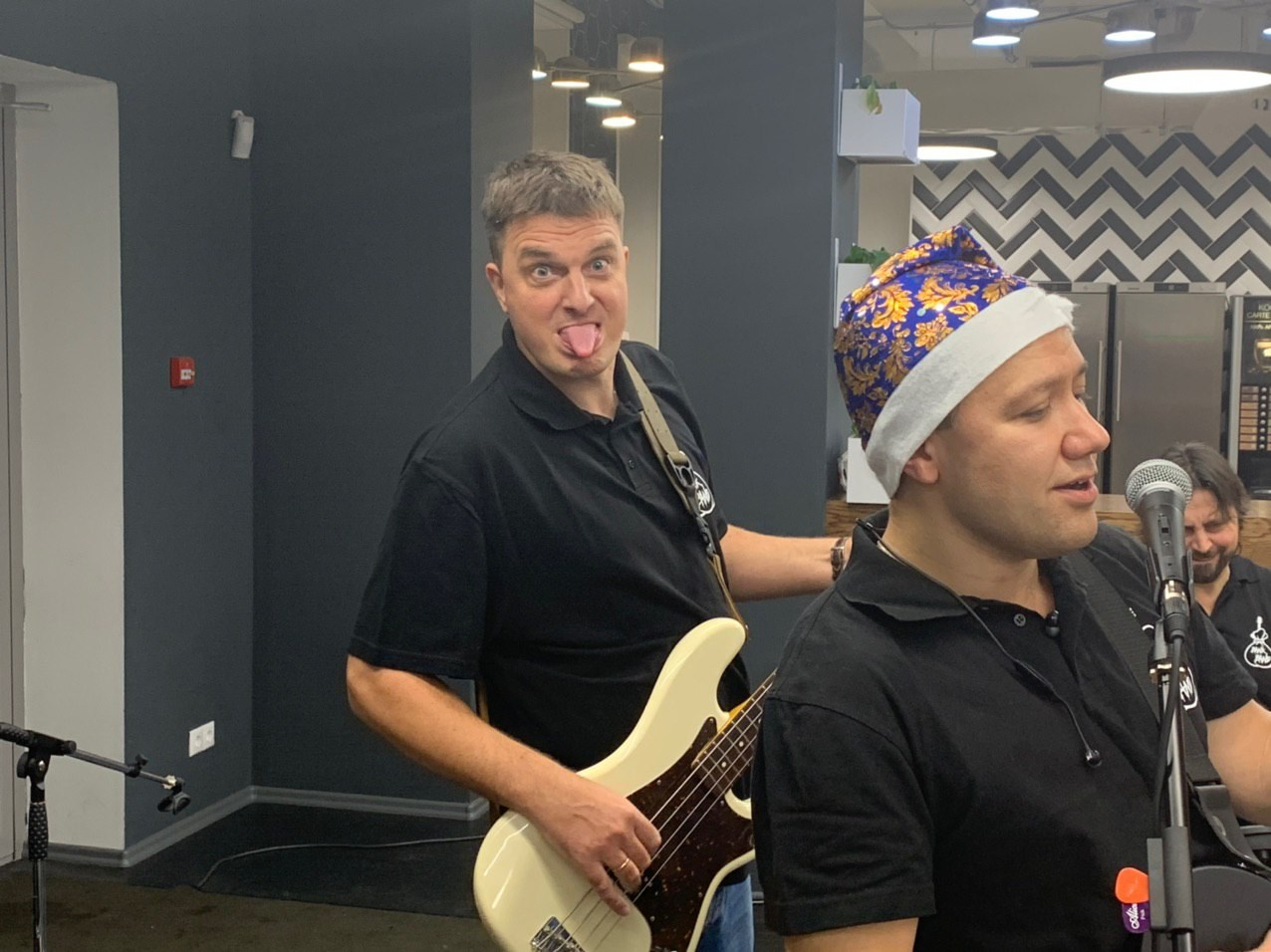 Тверь 24.12.2019. Московская кавер-группа BankBand