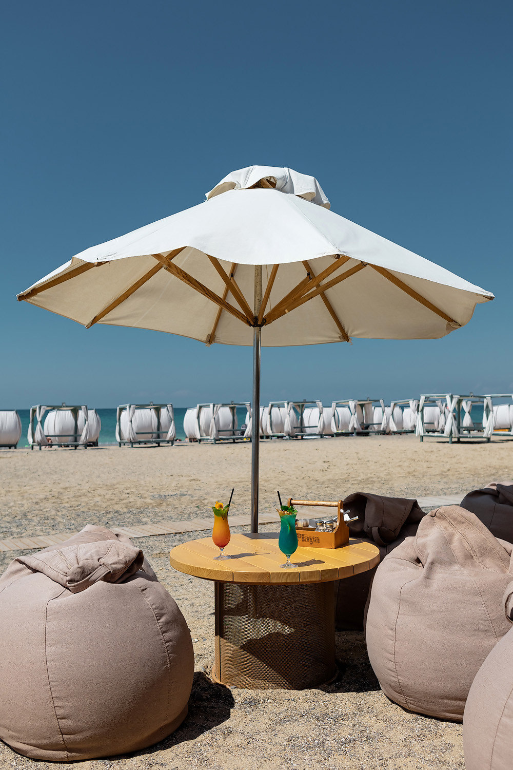 Playa & Corsica — пляжные рестораны в Евпатории. Свадебный фотограф, фотосъемка в Крыму, Севастополе, Симферополе, Ялте