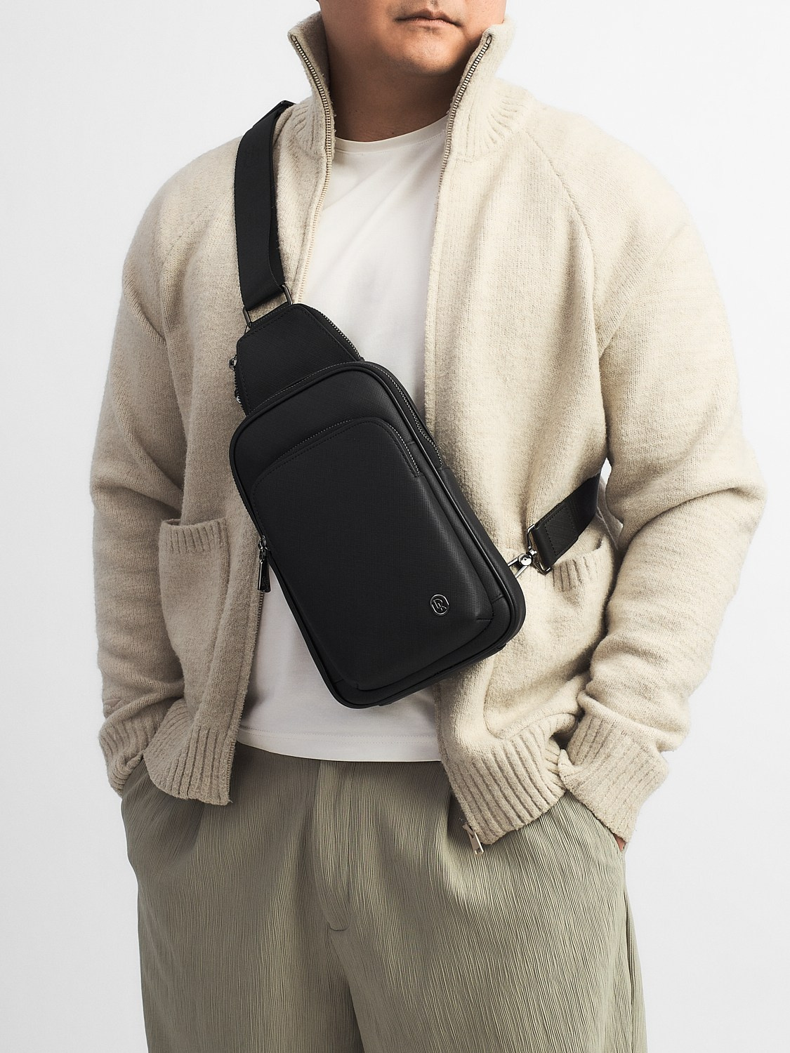 Сумки и кошельки. Предметная фотосъемка в Алматы. Предметный фотограф для маркетплейстов Артур Ахмадиев