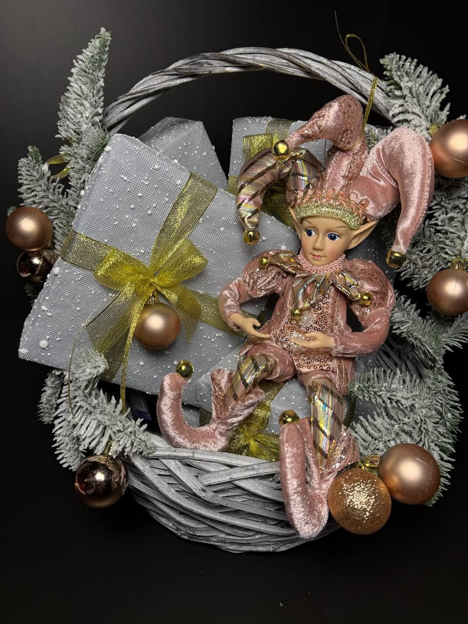 Новогодняя корзина. Студия подарочных наборов «Владия»