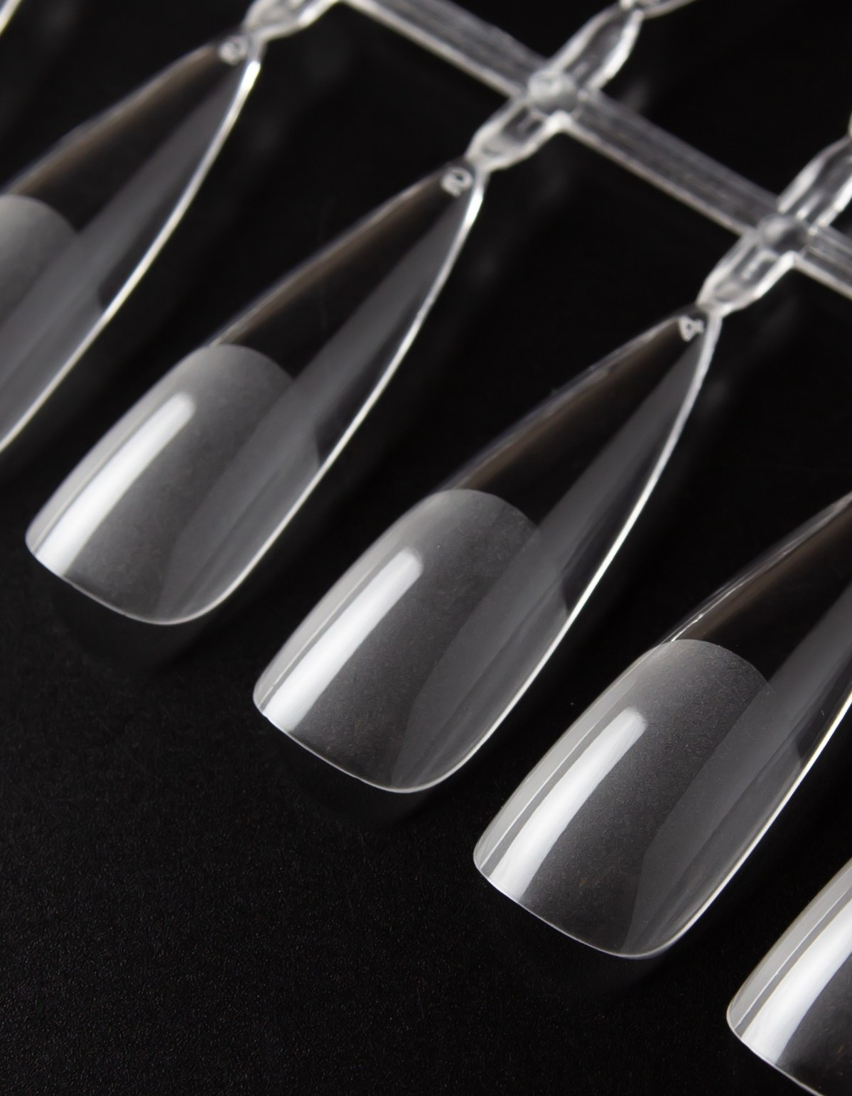 Типсы на чёрном. Александр Стряпунин — предметный фотограф в Улан-Удэ