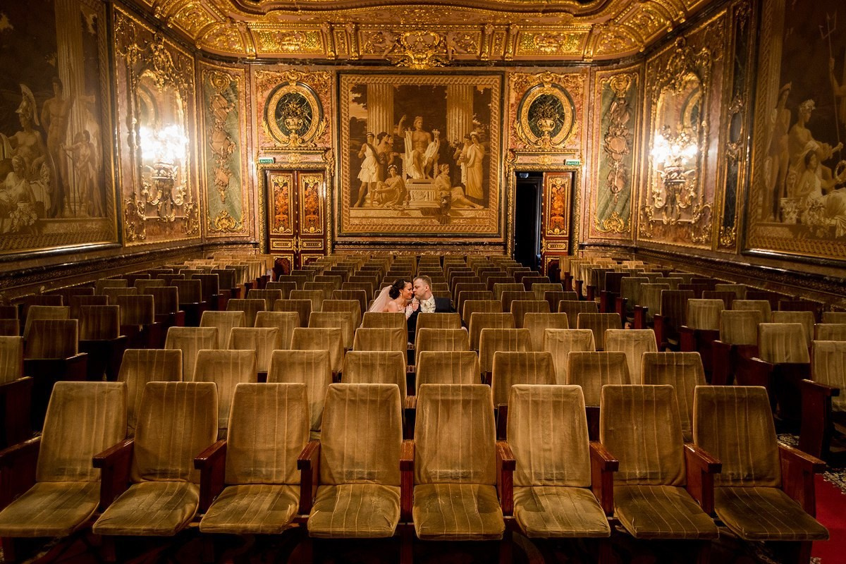 Свадебные съемки. Женский фотограф в Санк-Петербурге и Москве — фотосессия девушки в студии, портрет, фотосъемка