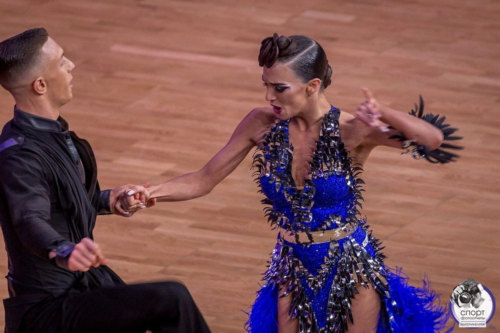 DANCE. Фотограф для маркетплейсов Михаил Бове