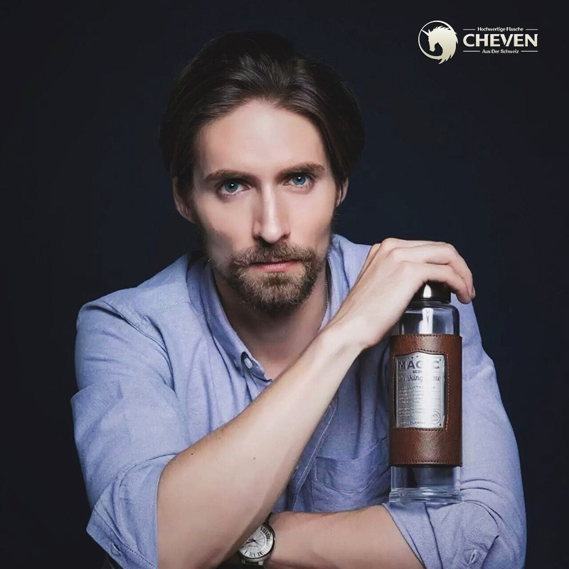 Александр, 187 см, 50-52 р-р. KED Production — продакшн из СПб. Создаём фото, видео и контент, который помогает брендам и селлерам продавать больше