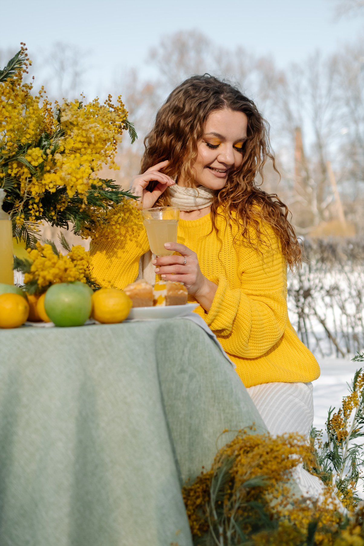 Ева с мимозой. Свадебный и сеейный фотограф в Санкт-Петербурге Елена Худякова
