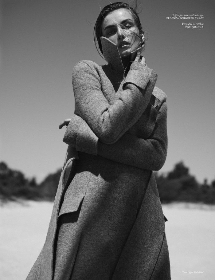 Идея для фотосессии в пальто