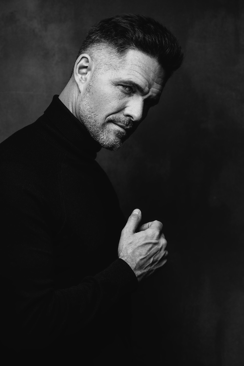 U-ray: Художественный чёрно-белый портрет. U-ray