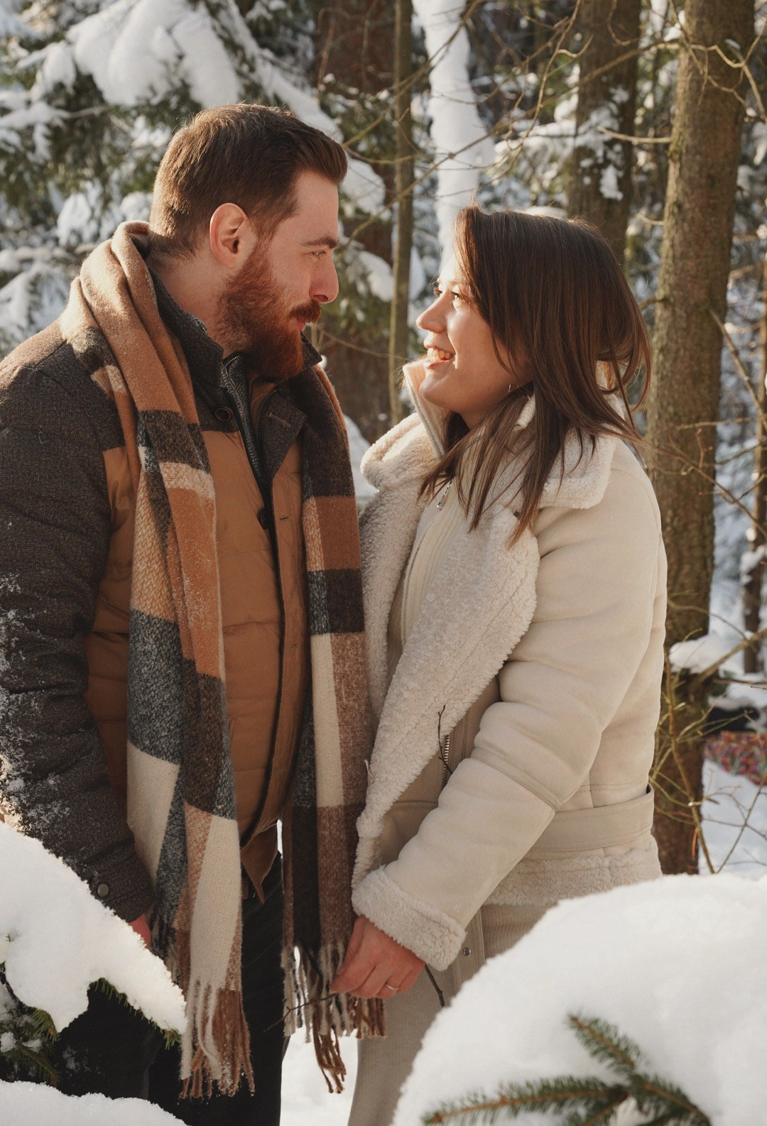 Love Story в зимнем лесу: Даша и Ника. Событийный фотограф Анна Курникова