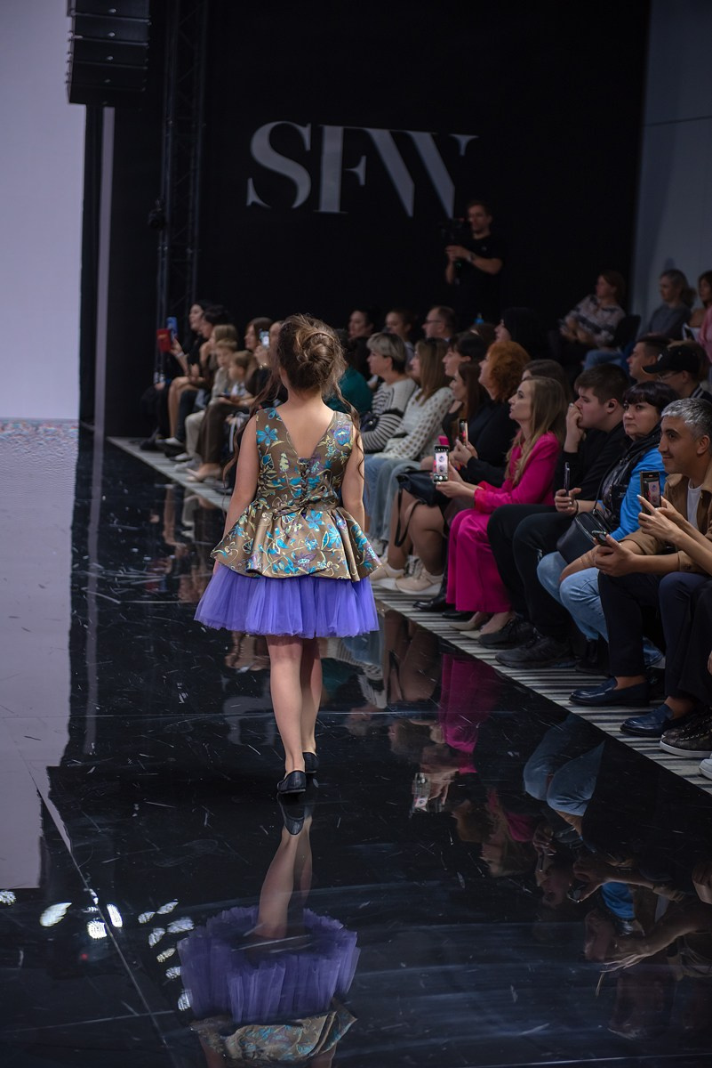SochiFashionWeek2024 дизайнер Юлия Крылова. Семейный и коммерческий фотограф в Сочи Александр Бодунов