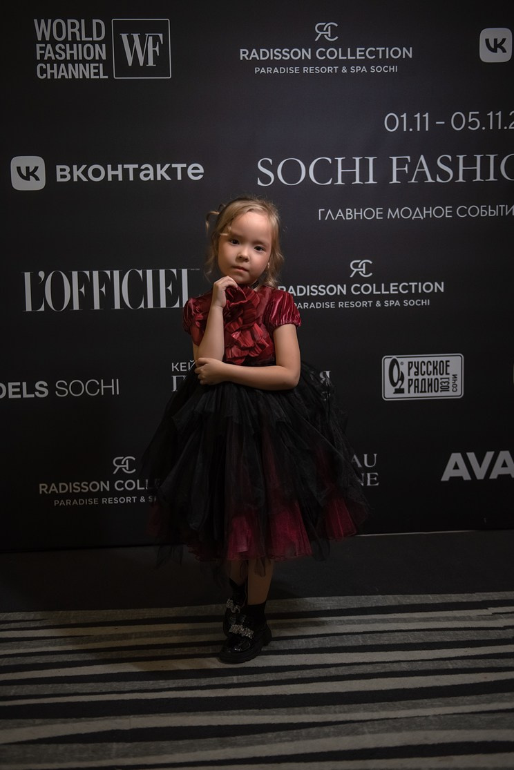 SochiFashionWeek2024 дизайнер Анохина Светлана. Семейный и коммерческий фотограф в Сочи Александр Бодунов