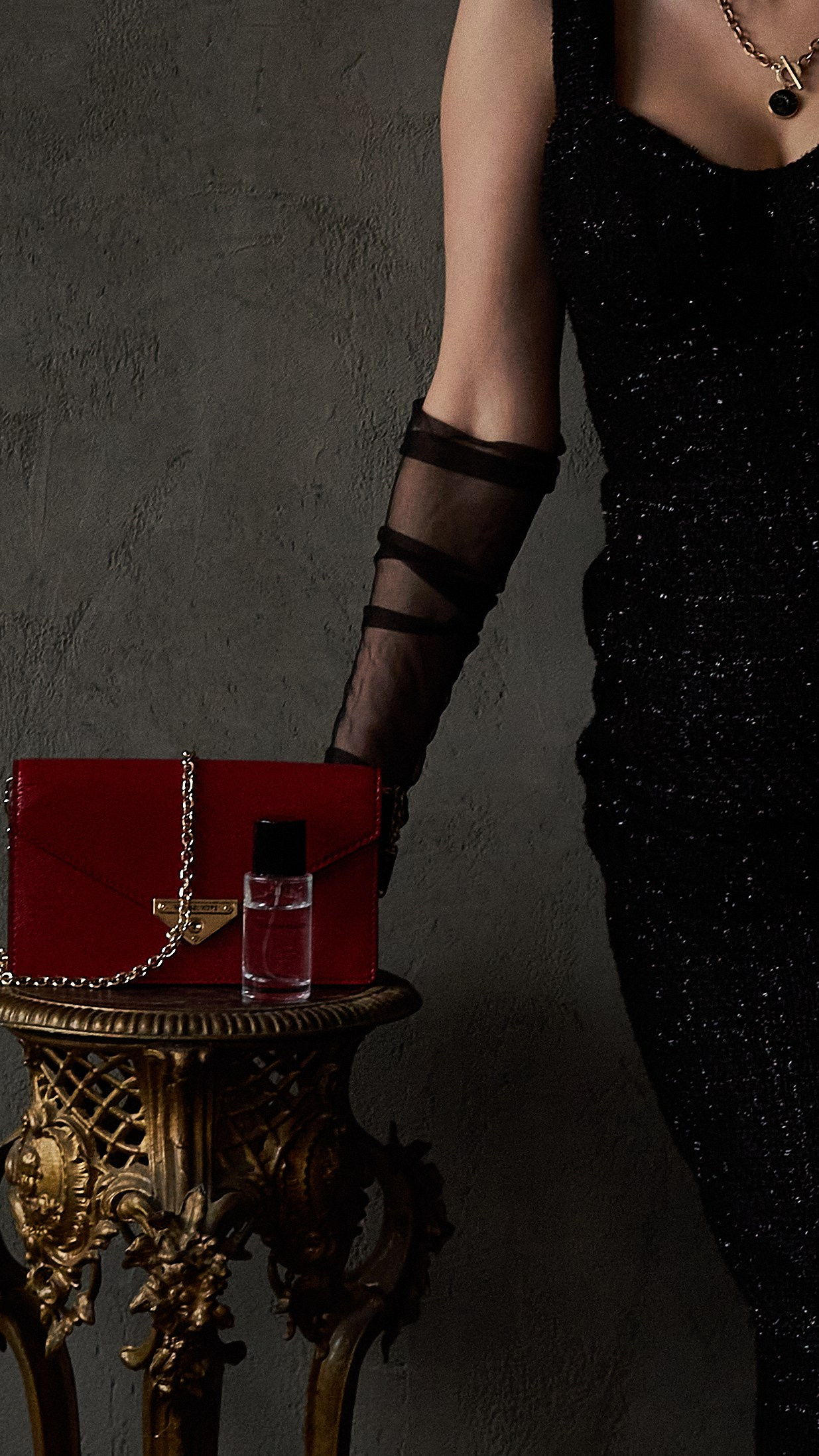 Съемка для рекламы парфюма. Фотограф Екатеринбург Кокшарова Александра