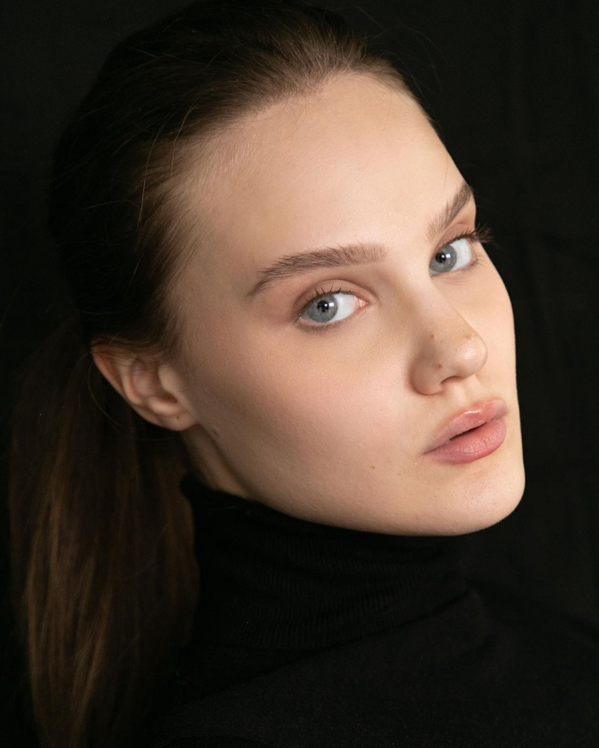 Ася. Коммерческий контент фотограф для маркетплейсов в Новосибирске