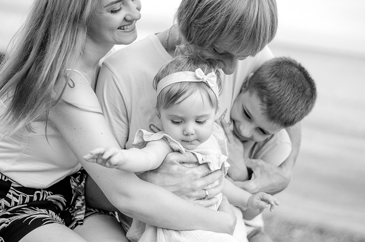 Семейная фотосессия на берегу моря. Семейный фотограф ЕЛЕНА ШАФИГУЛИНА