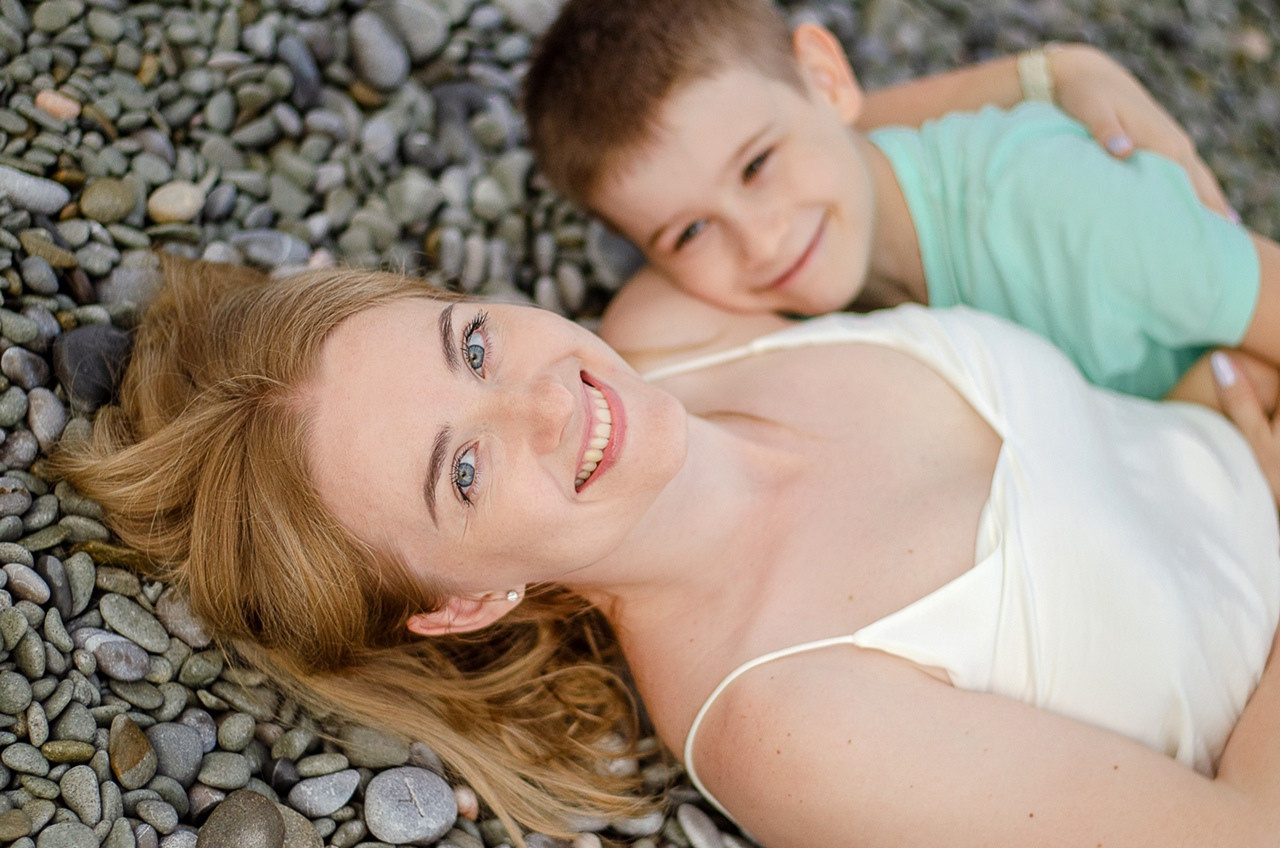 Семейная фотосессия на берегу моря. Семейный фотограф ЕЛЕНА ШАФИГУЛИНА