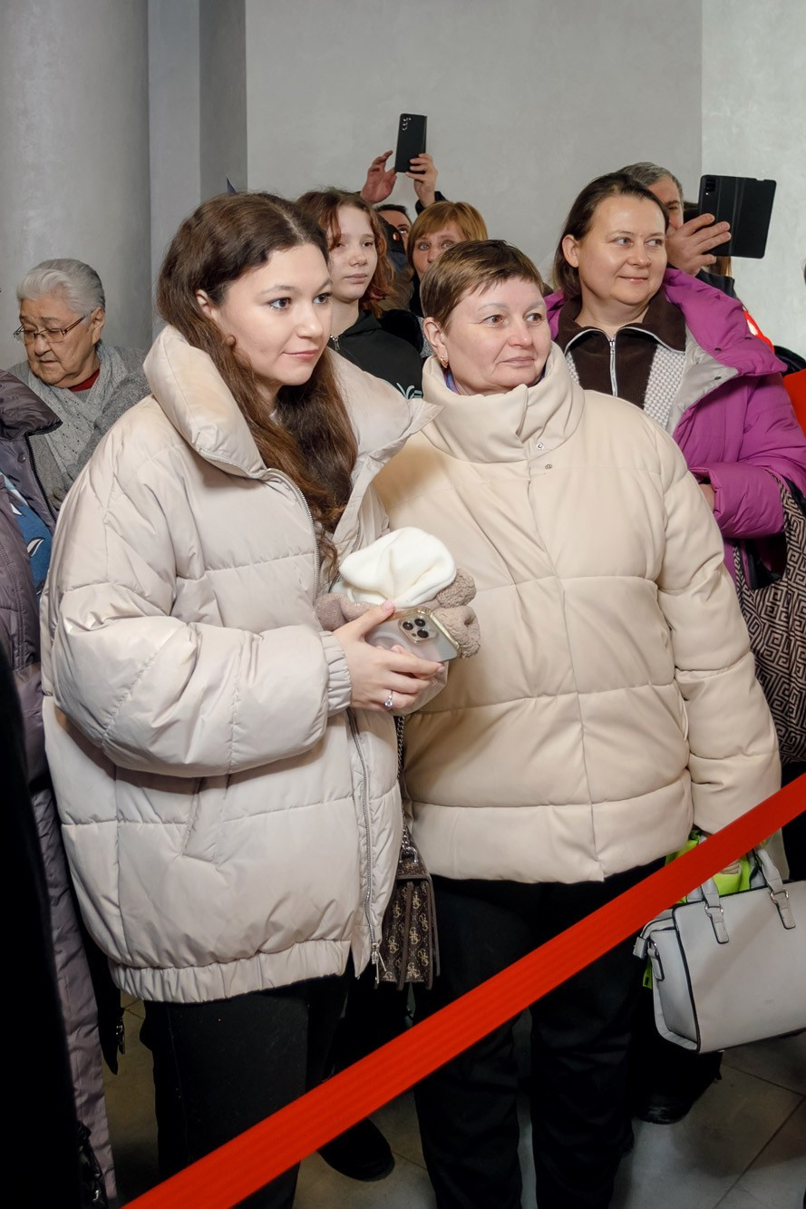 Автограф сессия Владислава Дикиджи (СПБ). Кристалл арена