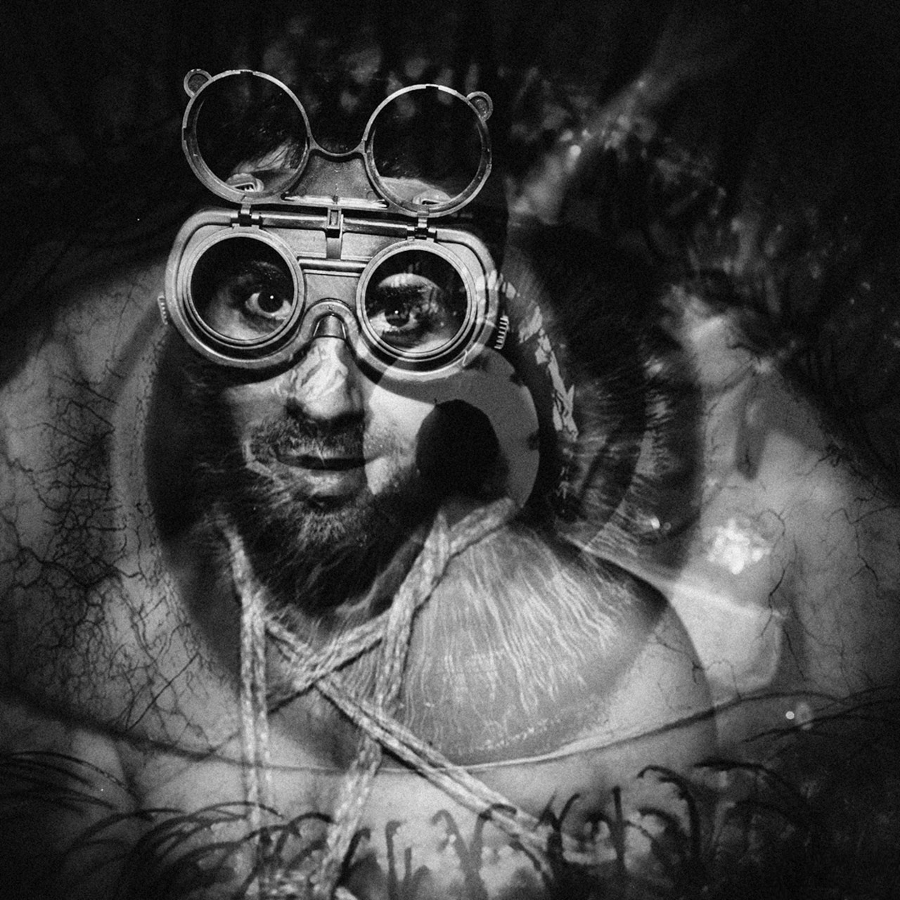 Современная концептуальная фотография о теле, уязвимости и идентичности. Визуальная практика на стиле честности, пост-иронии и искусства.Рекламная фотография, Концептуальная фотография, Современный художник, Психология, Коммерческий фотограф, Репортажный фотограф, Стрит фотография, Арт, Сюрреализм, Мобильная фотография, Снято на айфон, Дима Бурза