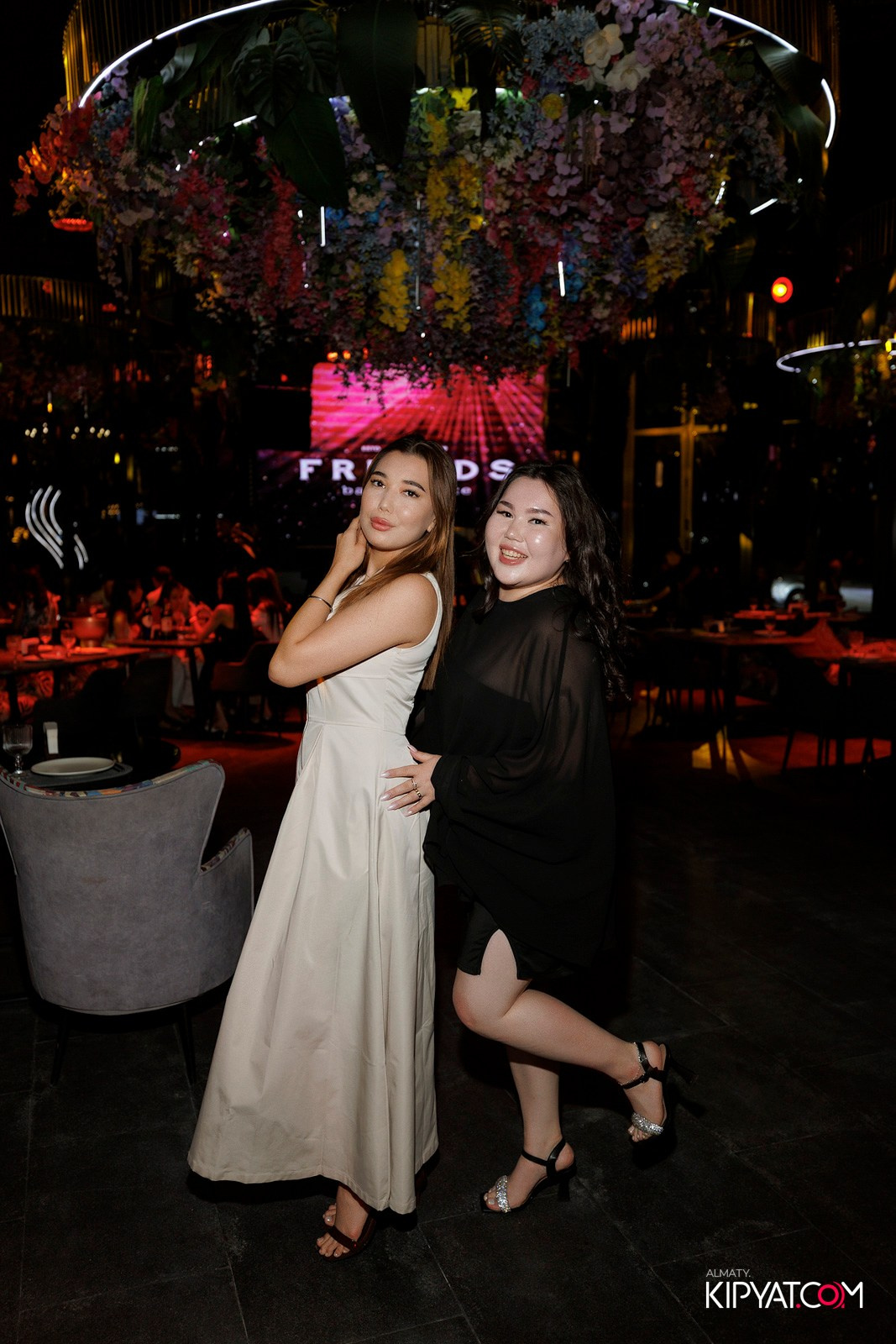FRIENDS BAR & TERRACE. КИПЯТКОМ АЛМАТЫ! Фотосъемка мероприятий в Алматы