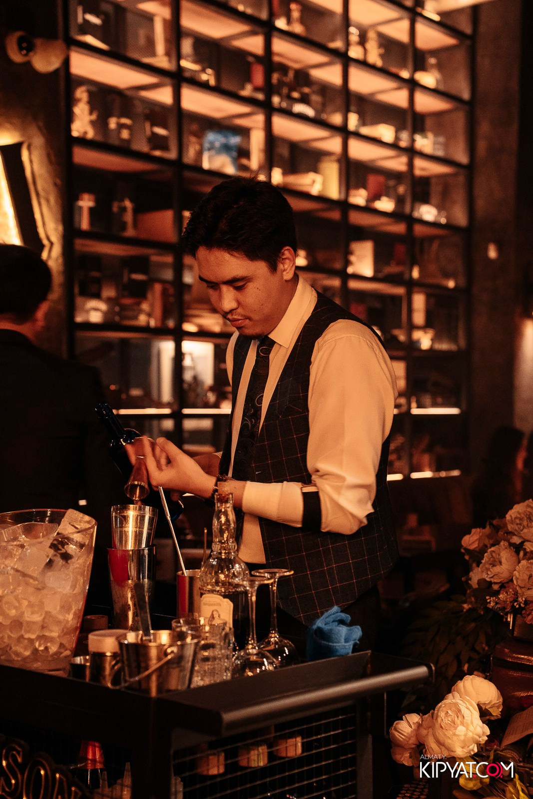 РЕСТО-БАР СКАНДАЛИСТЪ. КИПЯТКОМ АЛМАТЫ! Фотосъемка мероприятий в Алматы