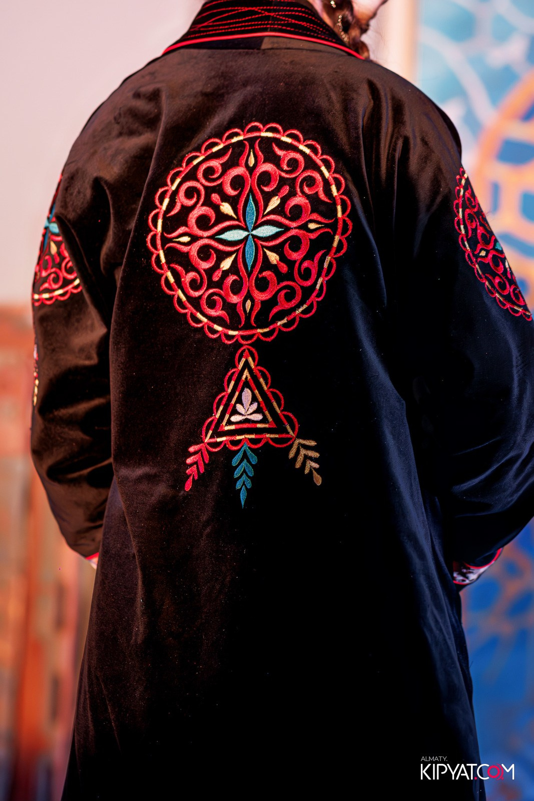FASHION ПОКАЗ, КАЗАХСКОЙ НАЦИОНАЛЬНОЙ ОДЕЖДЫ. КИПЯТКОМ АЛМАТЫ!