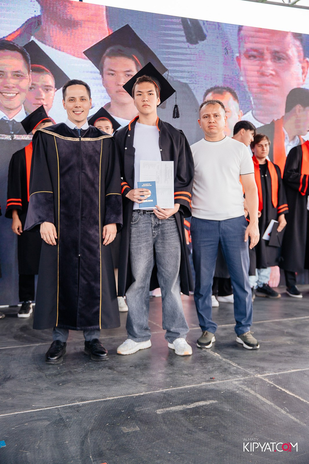 ВРУЧЕНИЕ ДИПЛОМОВ — НАРХОЗ КОЛЛЕДЖ. Part 3. КИПЯТКОМ АЛМАТЫ!