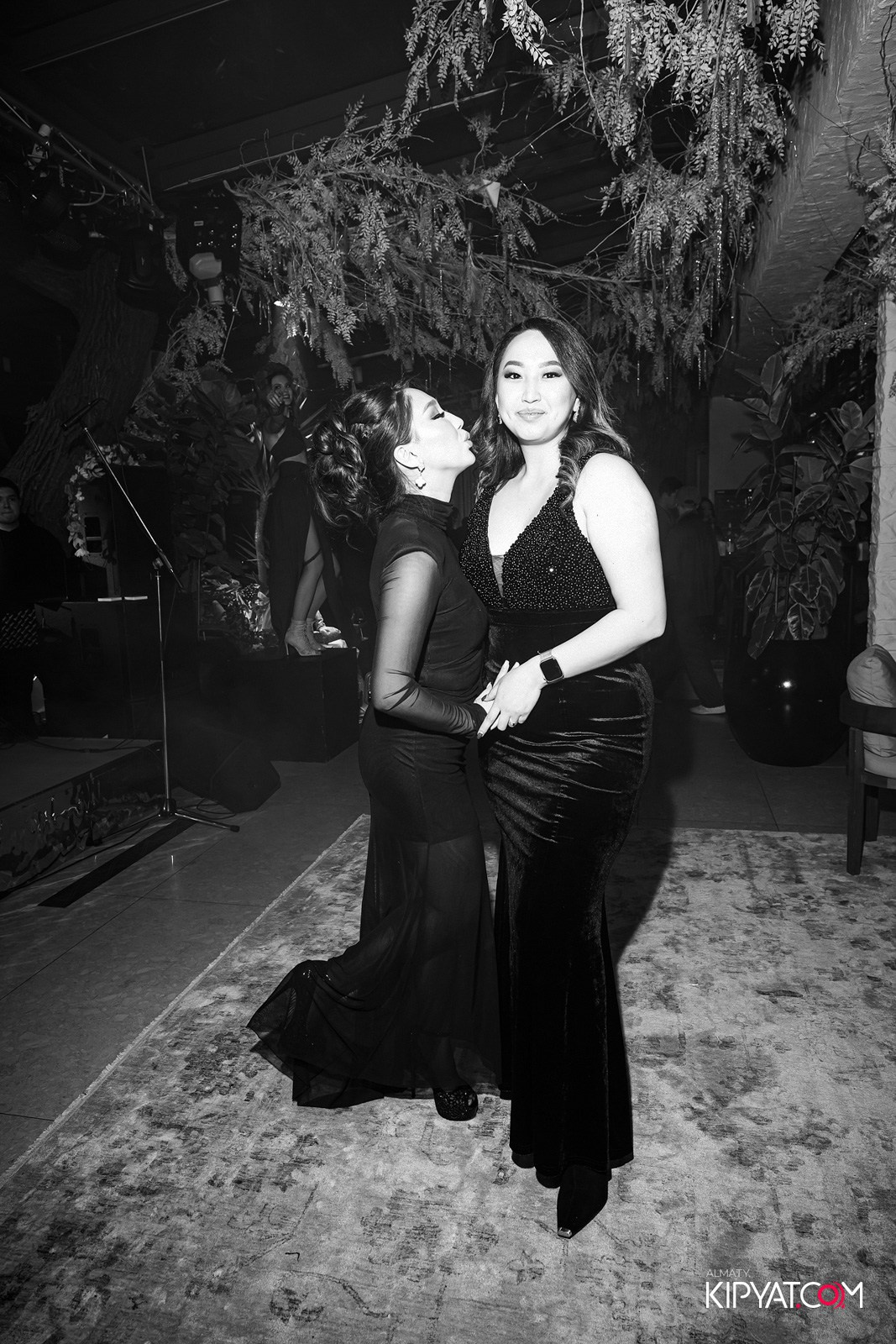 EDEN BAR & RESTAURANT. КИПЯТКОМ АЛМАТЫ!