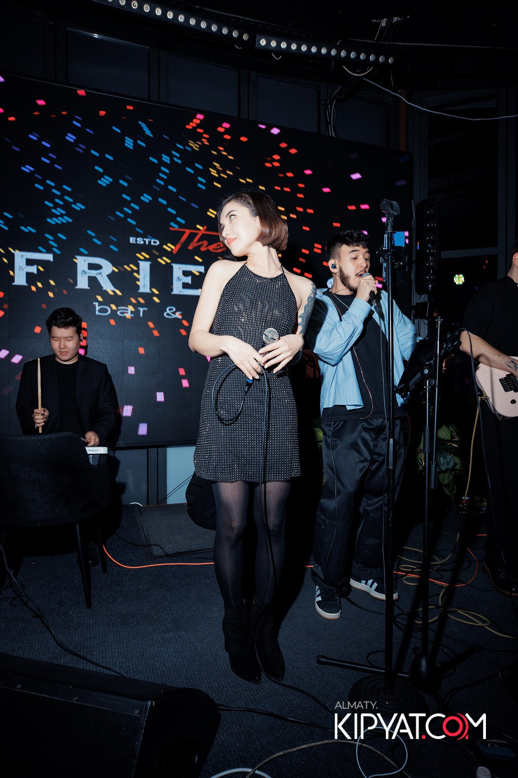 FRIENDS BAR & TERRACE. КИПЯТКОМ АЛМАТЫ! Фотосъемка мероприятий в Алматы