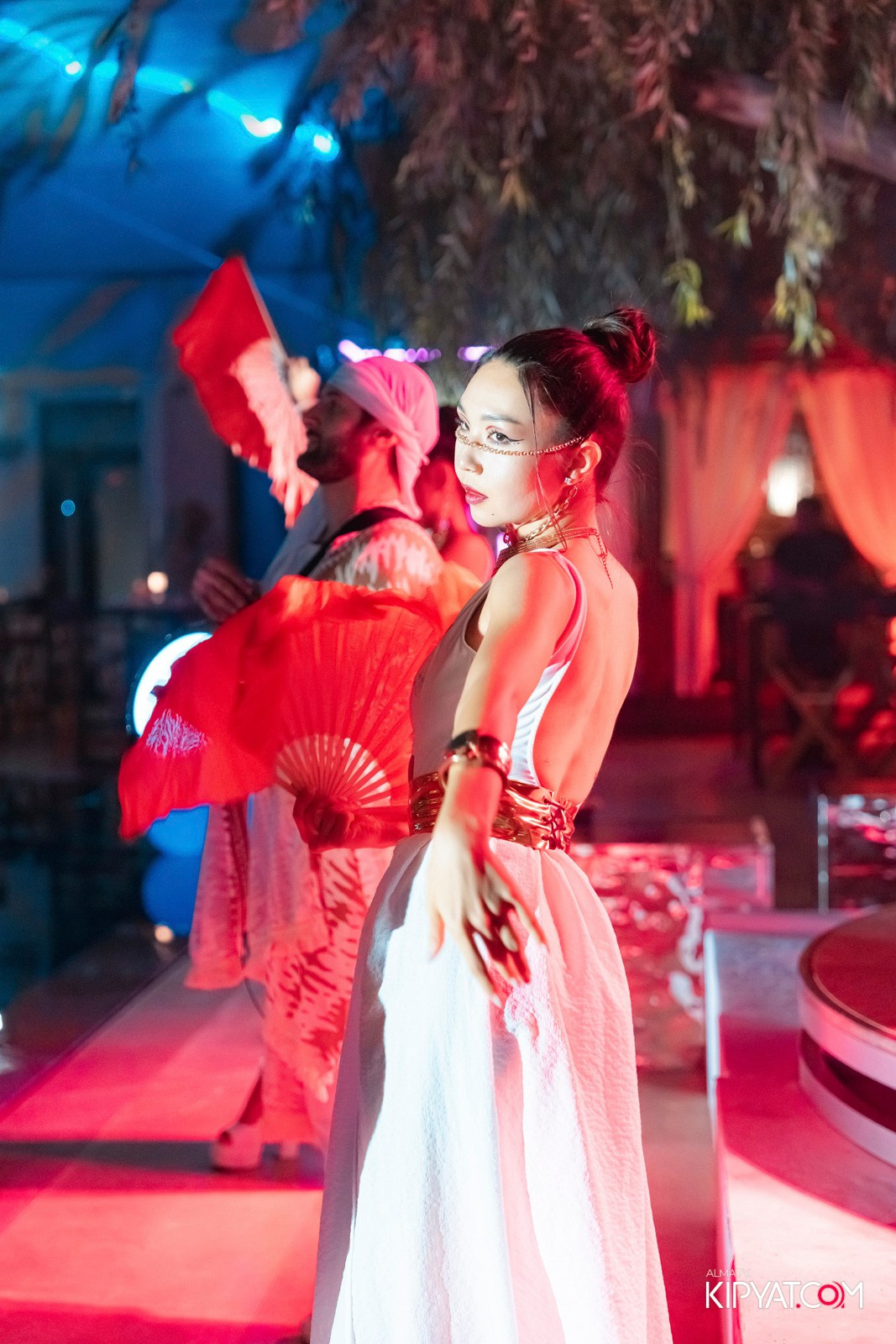 EDEN POOL & BAR. КИПЯТКОМ АЛМАТЫ!