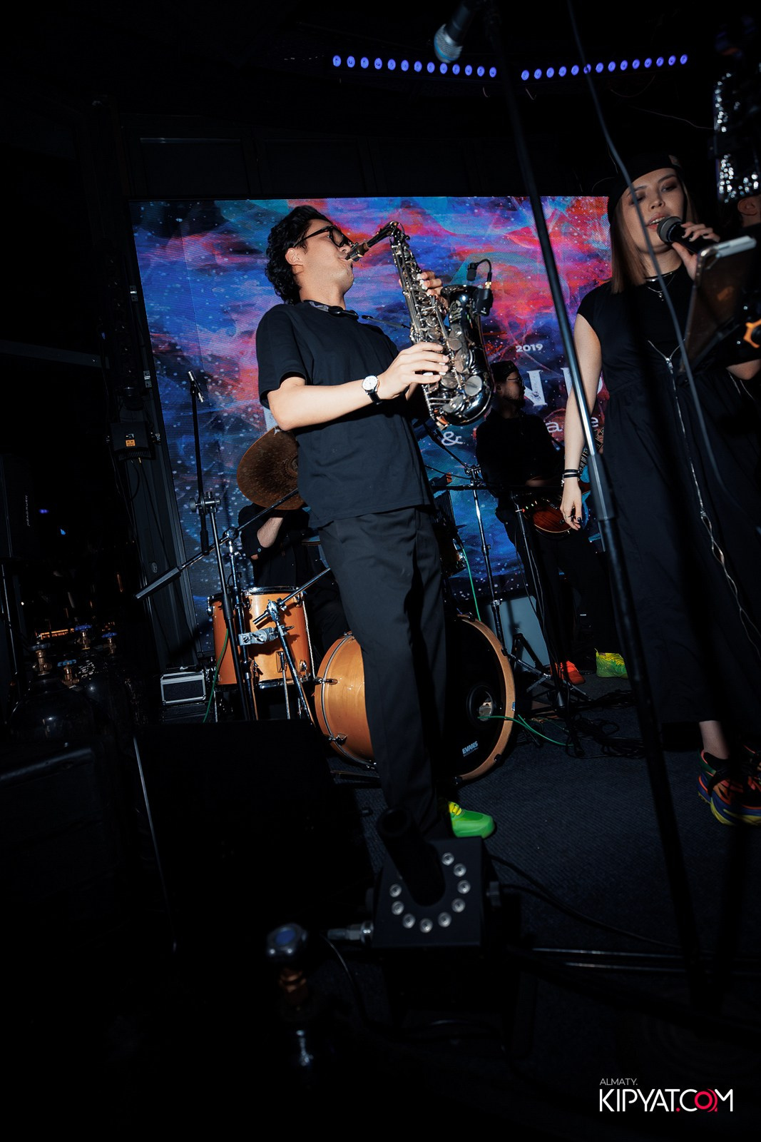 FRIENDS BAR & TERRACE. КИПЯТКОМ АЛМАТЫ!