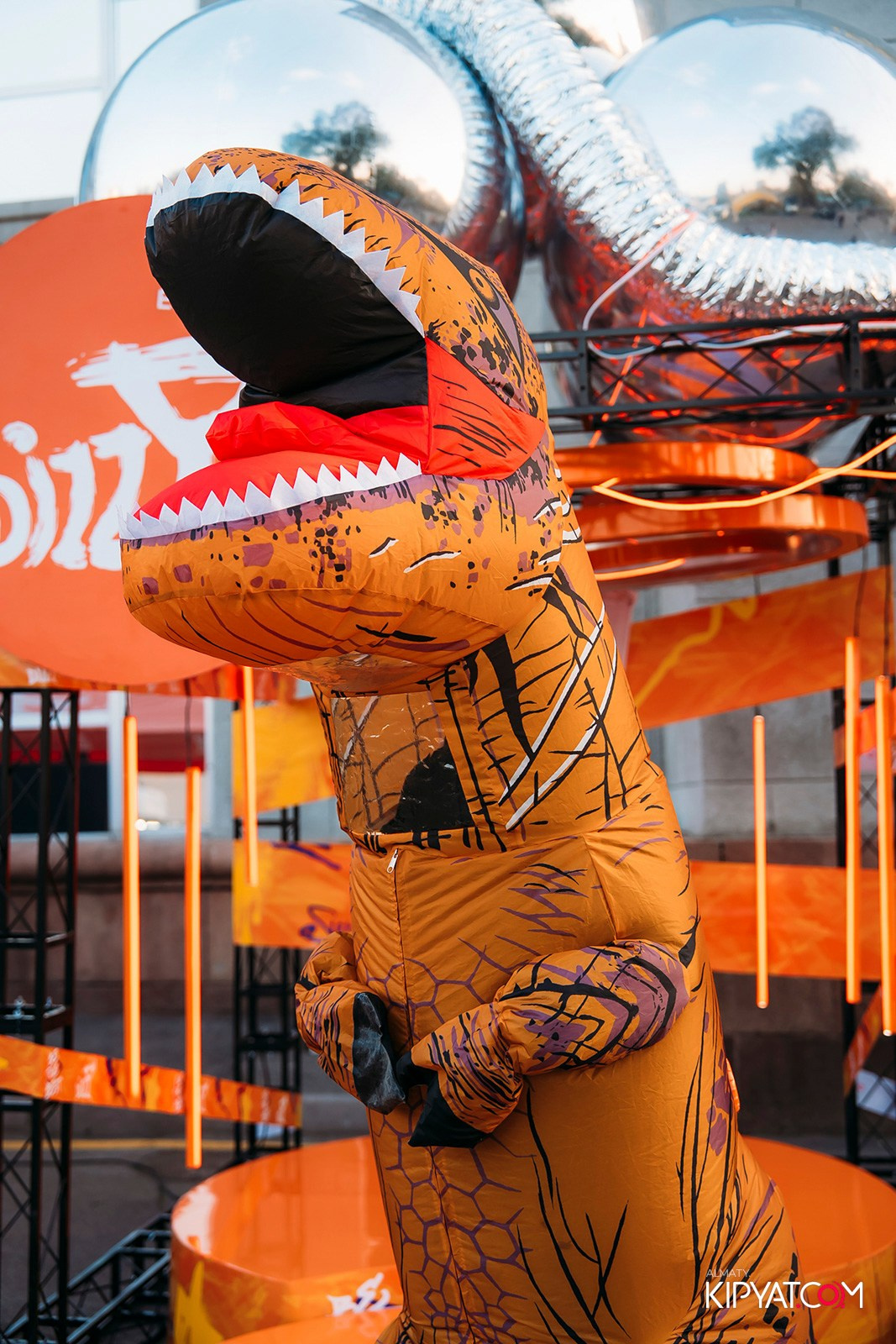 КОНЦЕРТ МИРАСА ЖУГУНУСОВА НА ЦЕНТРАЛЬНОМ СТАДИОНЕ. КИПЯТКОМ АЛМАТЫ!