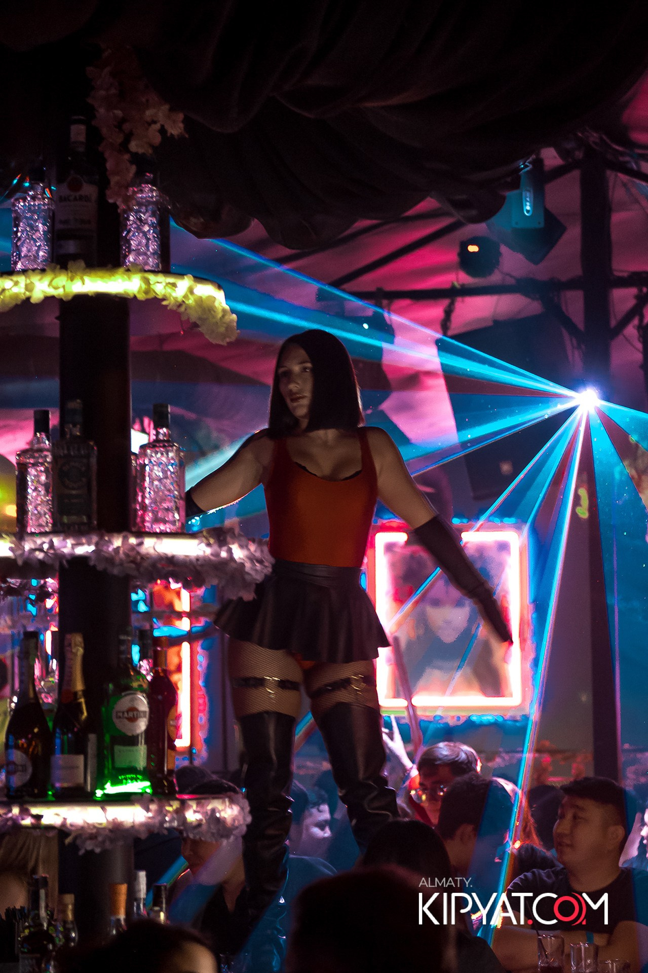 UYAT EMES BAR. КИПЯТКОМ АЛМАТЫ!