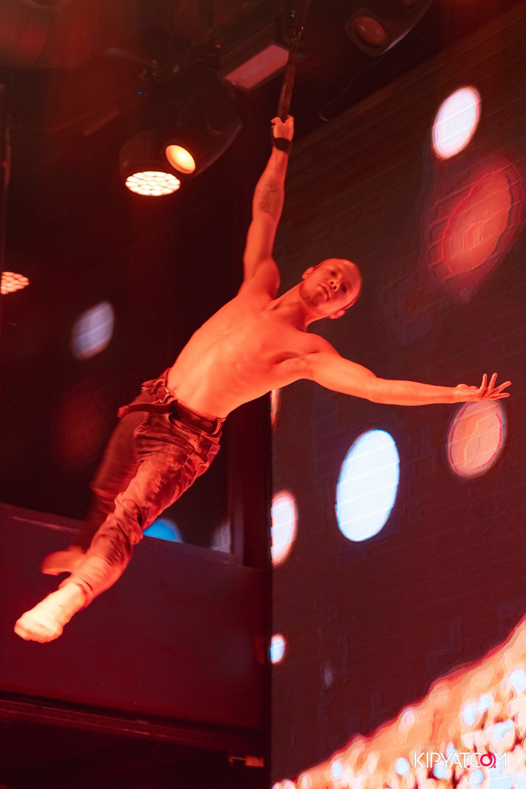 QUEEN. КИПЯТКОМ АЛМАТЫ!