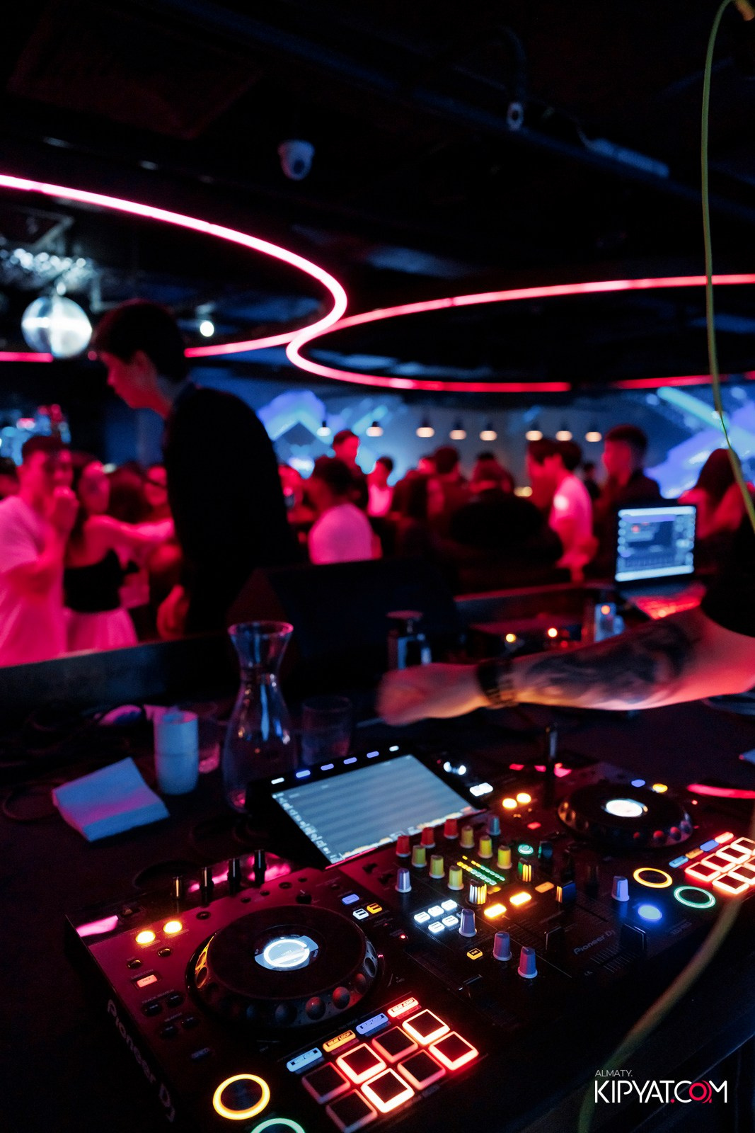 EVENT BAR. КИПЯТКОМ АЛМАТЫ!