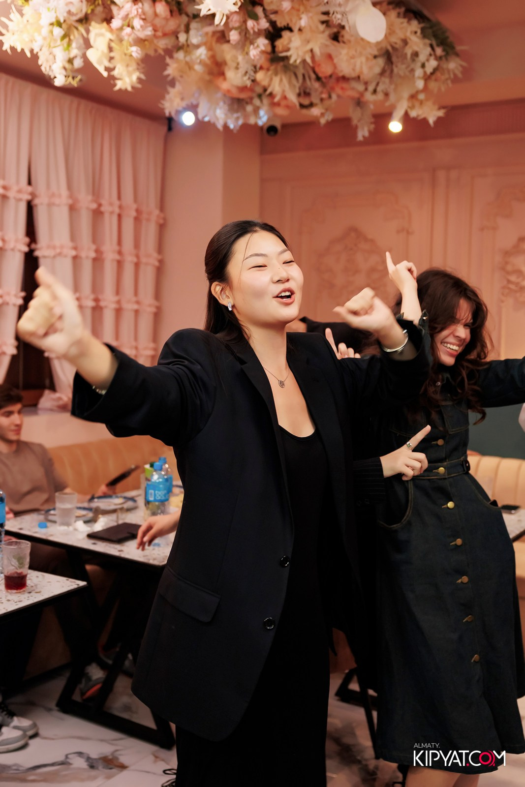 КАРАОКЕ JANYM SOUL НА МАРКОВА. КИПЯТКОМ АЛМАТЫ!