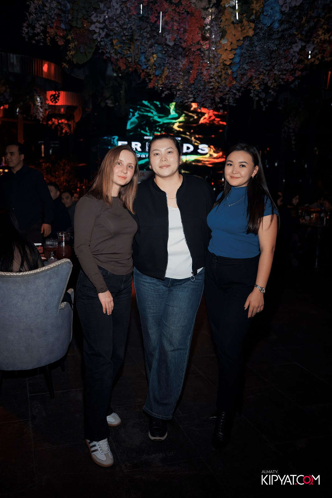 FRIENDS BAR & TERRACE. КИПЯТКОМ АЛМАТЫ!