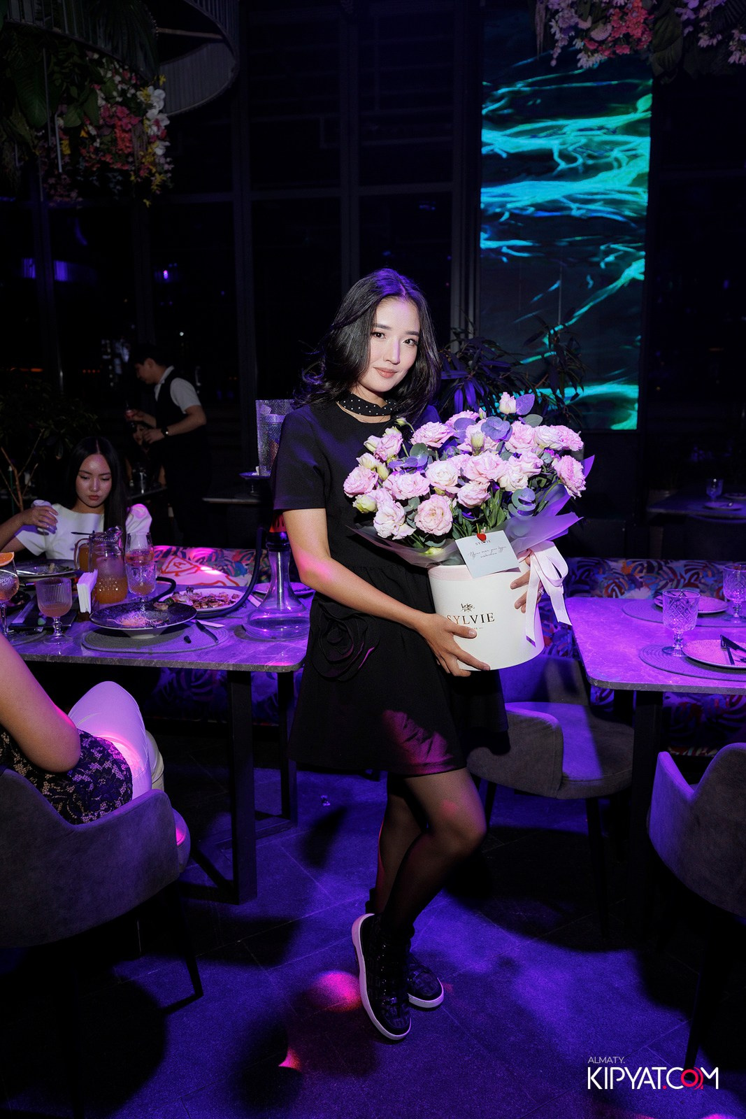 FRIENDS BAR & TERRACE. КИПЯТКОМ АЛМАТЫ! Фотосъемка мероприятий в Алматы