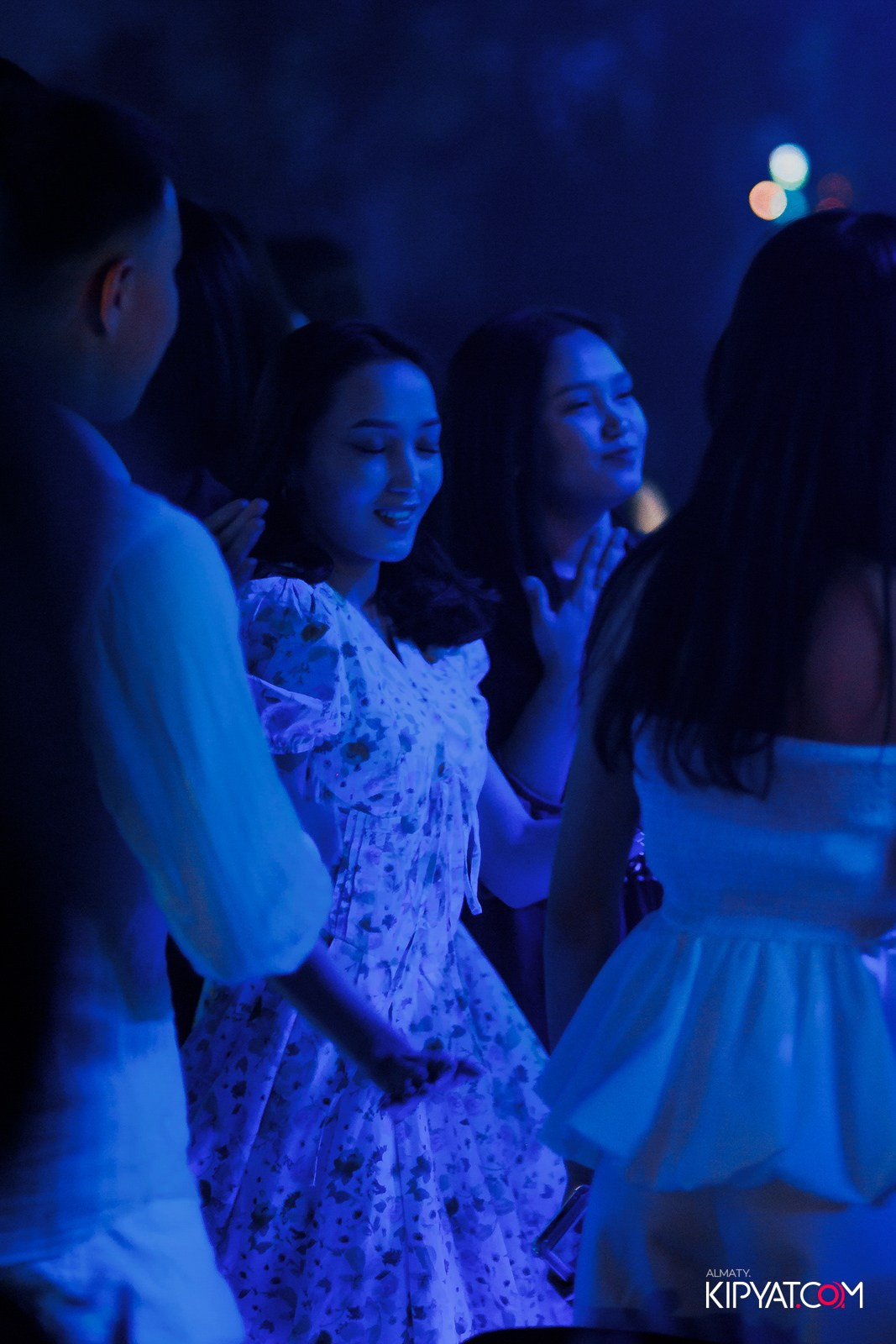 FRIENDS BAR & TERRACE. КИПЯТКОМ АЛМАТЫ!