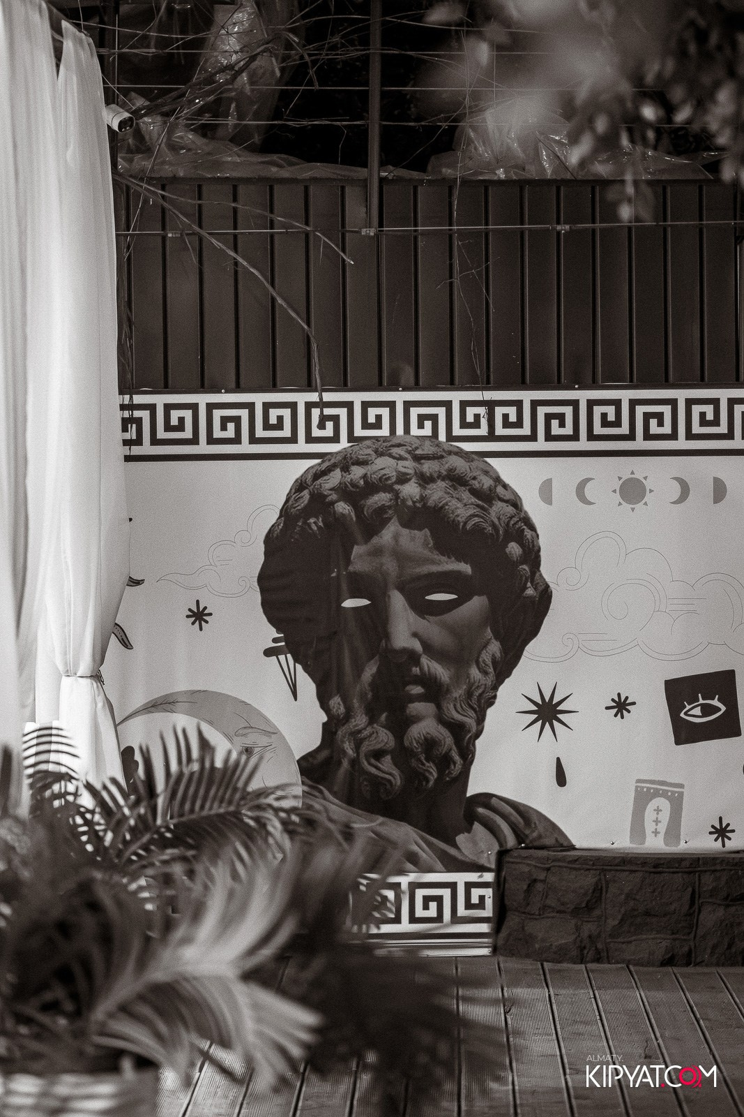 MYKONOS BAR. КИПЯТКОМ АЛМАТЫ!