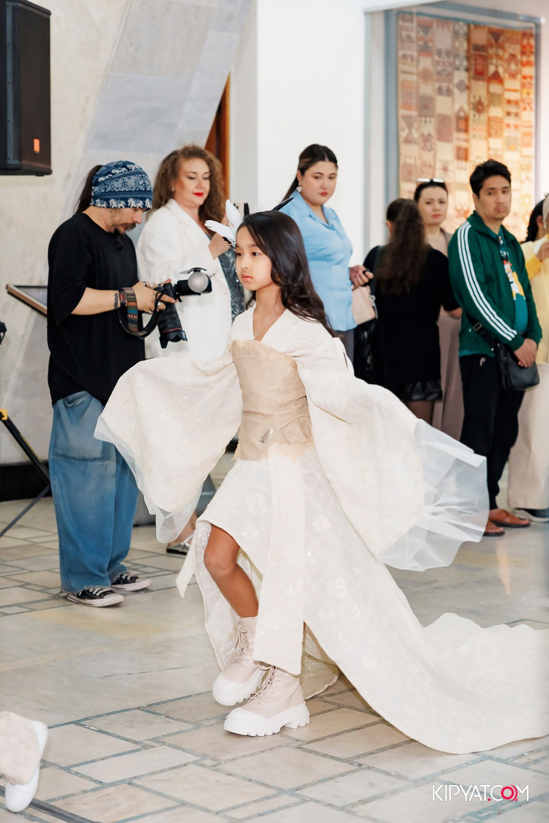 JUNIOR MODELS SHOW. ПЕРФОМАНС НОЧЬ В МУЗЕЕ. КИПЯТКОМ АЛМАТЫ! Фотосъемка мероприятий в Алматы