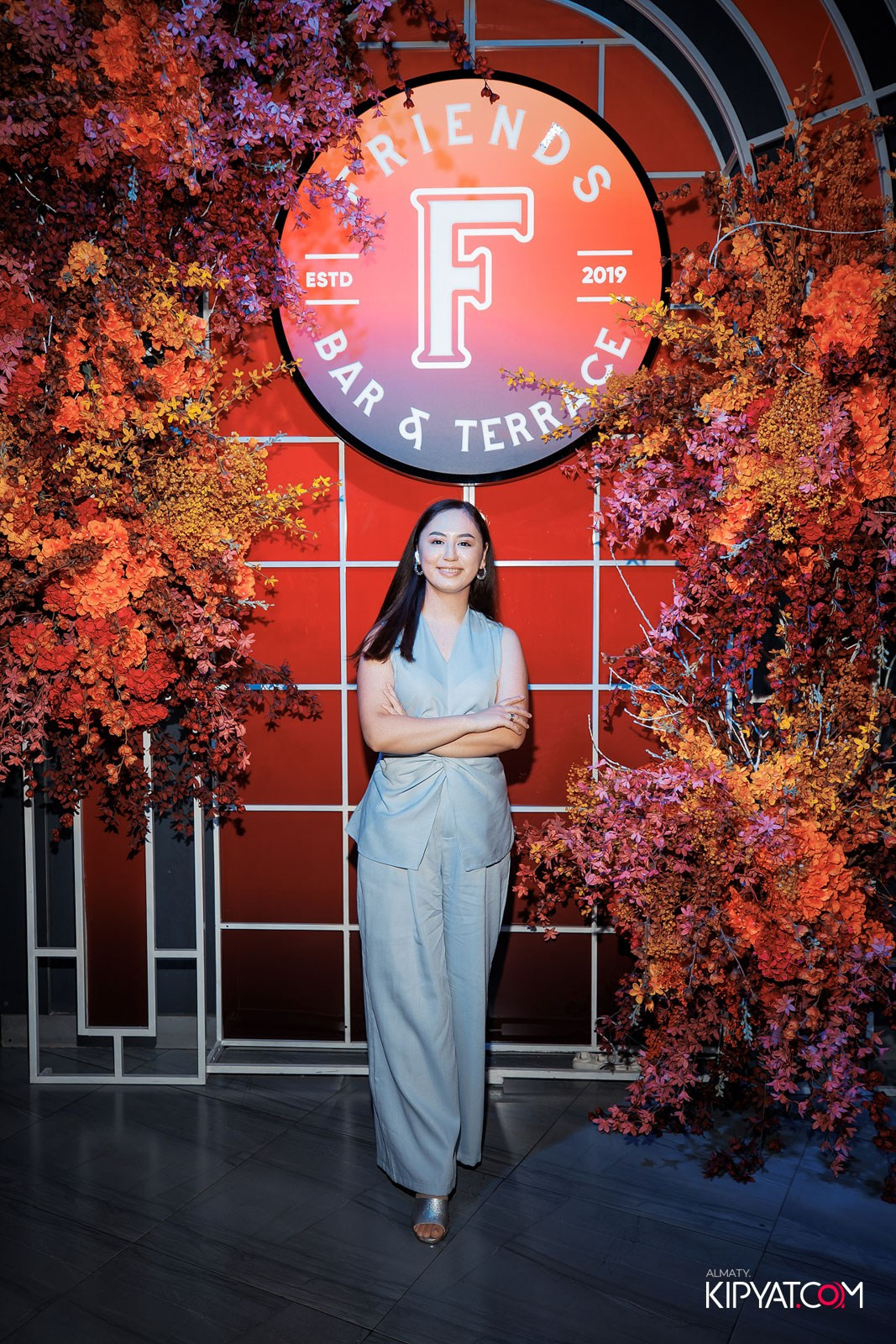 FRIENDS BAR & TERRACE. КИПЯТКОМ АЛМАТЫ!